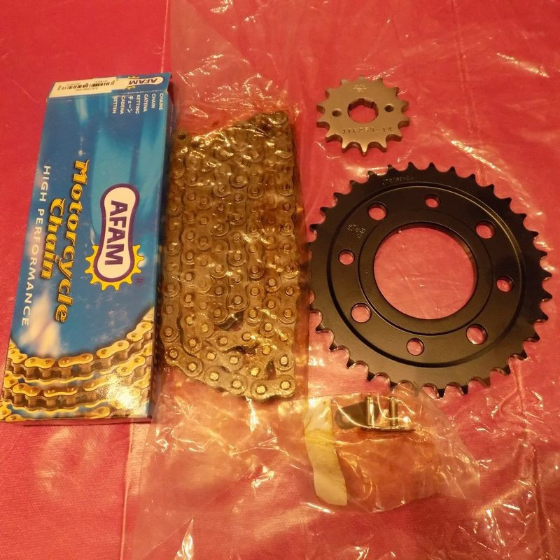 Kit chaîne de haute qualité: Honda 125 CG Japon 6V