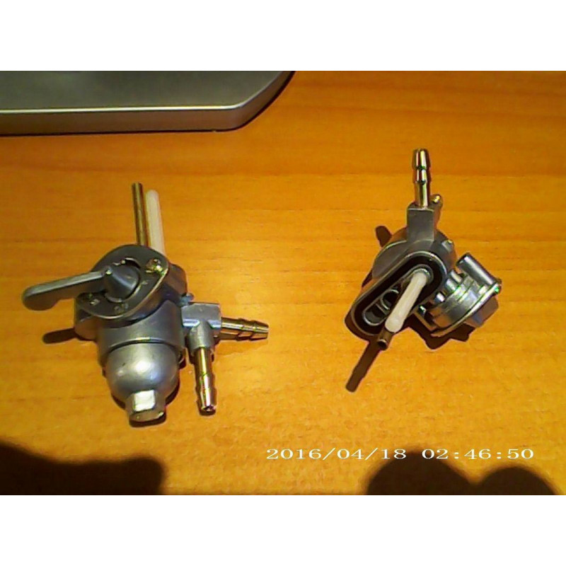 Robinet d'essence 2 sorties: Honda 125 K3 K4 K5